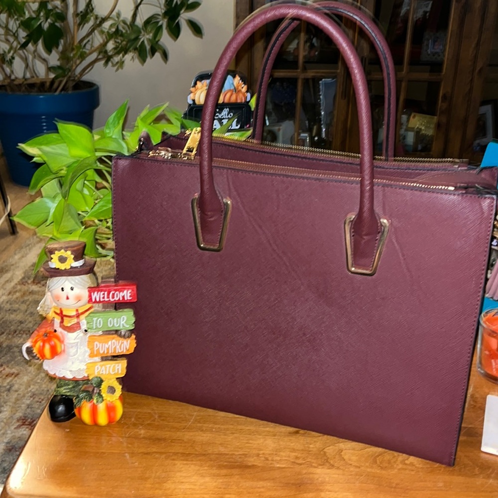 Burgundy Tote HM